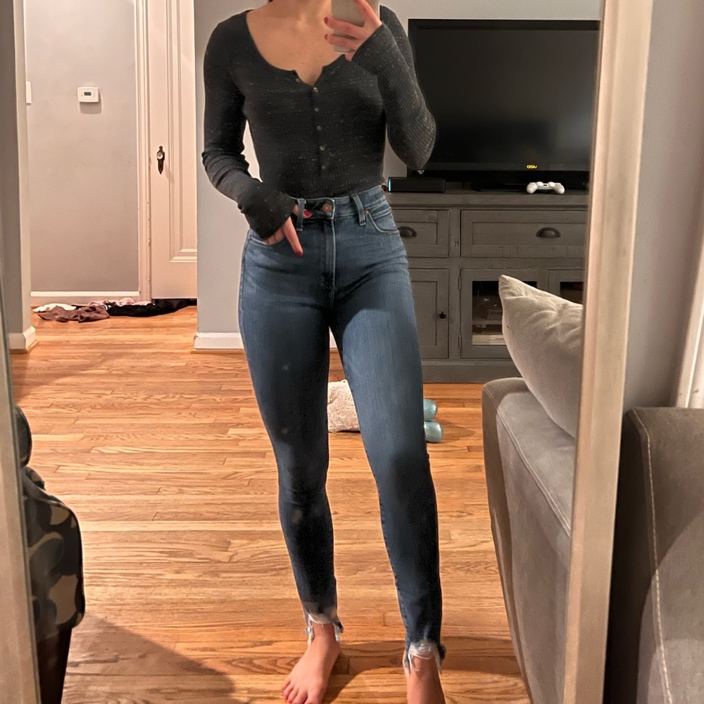 Abercrombie & Fitch high rise ankle jean with distressed ankle detail size 24